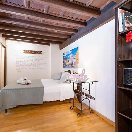Loft Trastevere 2 Floors דירה