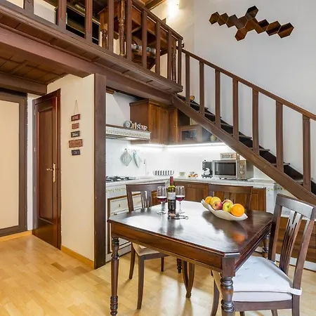 Loft Trastevere 2 Floors Apartment